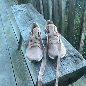 Adidas Edge Lux Blush Size 7